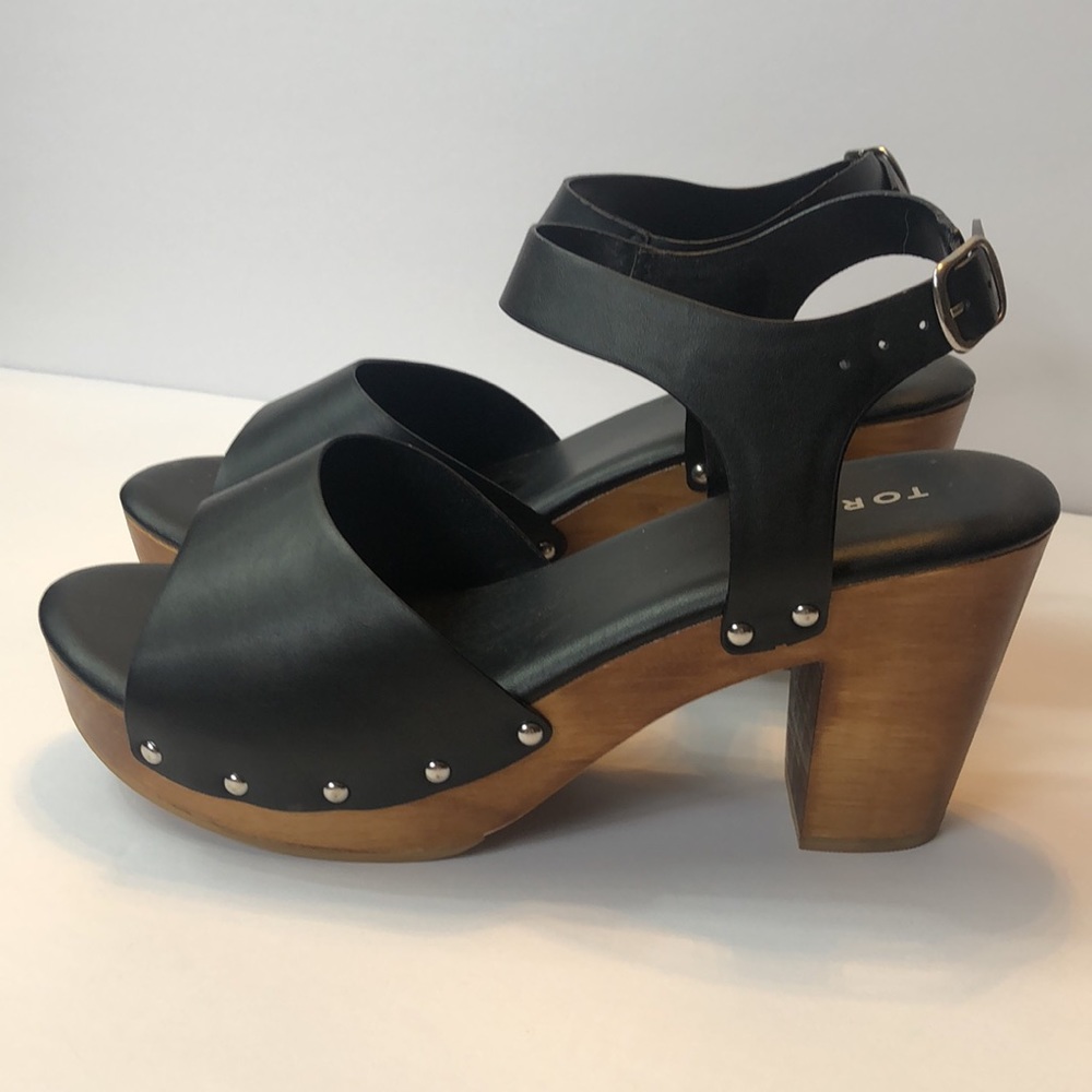 Torrid wooden heel black platform sandals. - Picture 3 of 8